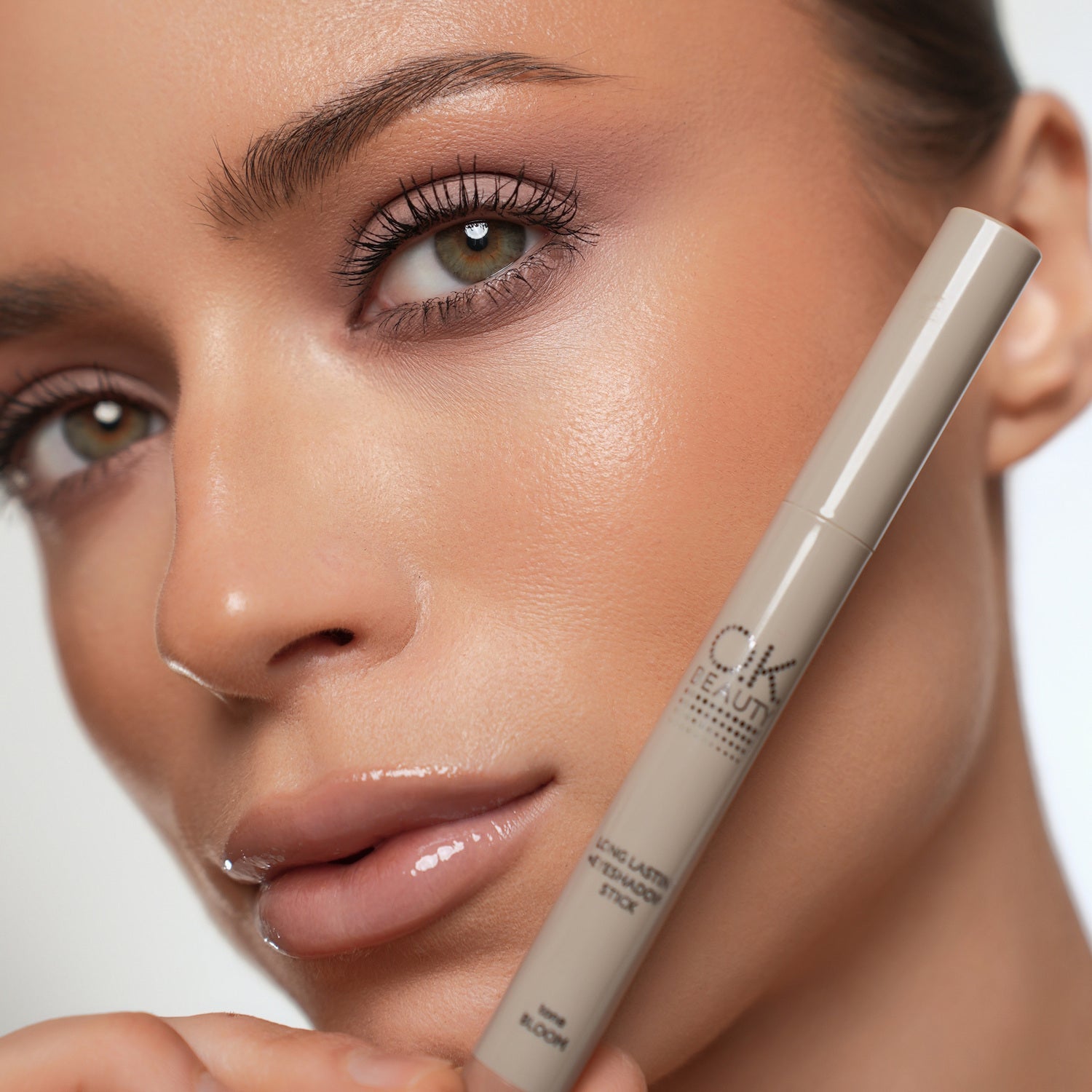 Long lasting eyeshadow stick - bloom OK Beauty